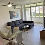 Sea View Front Punta Prima * טורבייחה